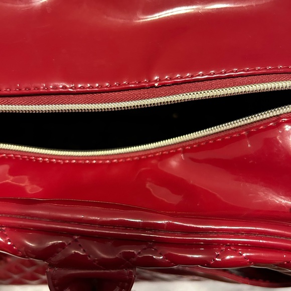 Big Buddha travel bag. Lightly used. Red - Picture 9 of 10